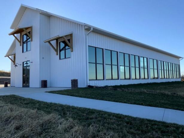 10 Tips for Keeping Barn Windows Clean and Energy-Efficient